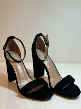 Steve Madden Carrson Black Suede Heels